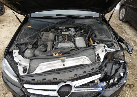 2016 Mercedes-Benz C 300 4Matic из США, поврежденный, VIN 55SWF4KB2GU114476